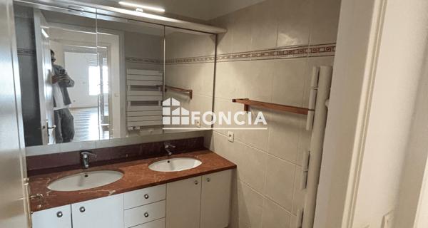 Location Appartement 3 pièces 74.8 m² - Levallois-perret 92300