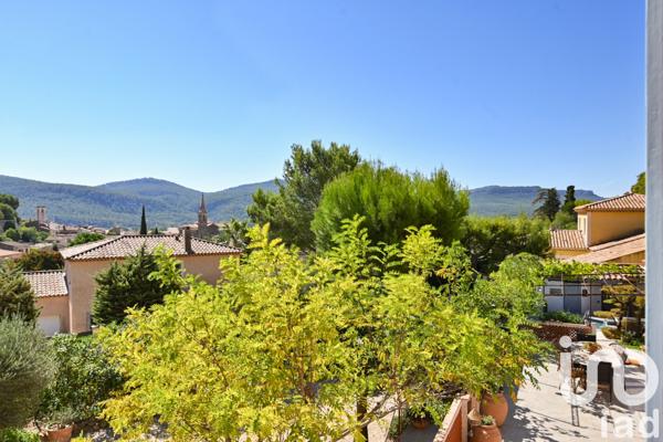 Maison à vendre 7 pièces 180 m² Cuges-les-Pins