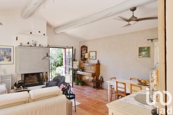 Maison à vendre 7 pièces 180 m² Cuges-les-Pins