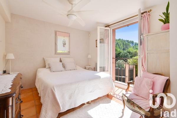 Maison à vendre 7 pièces 180 m² Cuges-les-Pins