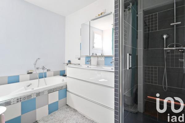 Maison à vendre 7 pièces 180 m² Cuges-les-Pins