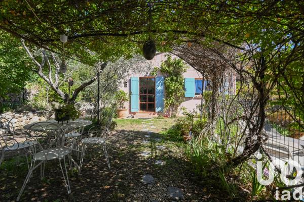 Maison à vendre 7 pièces 180 m² Cuges-les-Pins