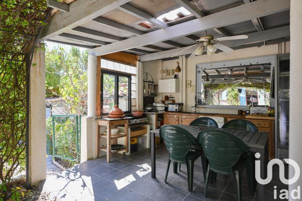 Maison à vendre 7 pièces 180 m² Cuges-les-Pins