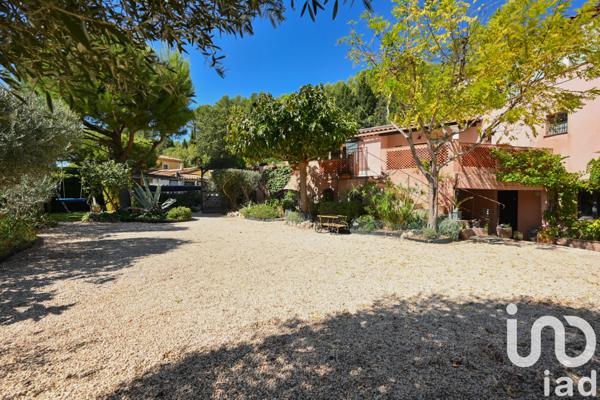 Maison à vendre 7 pièces 180 m² Cuges-les-Pins