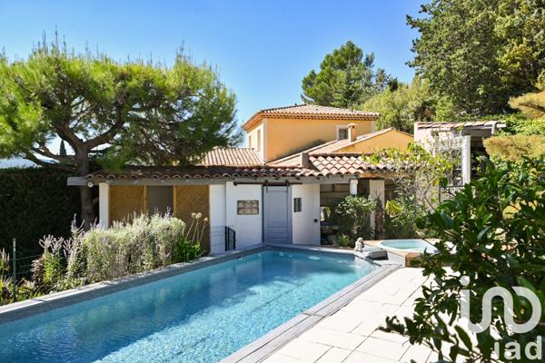 Maison à vendre 7 pièces 180 m² Cuges-les-Pins