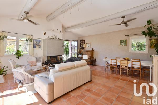 Maison à vendre 7 pièces 180 m² Cuges-les-Pins