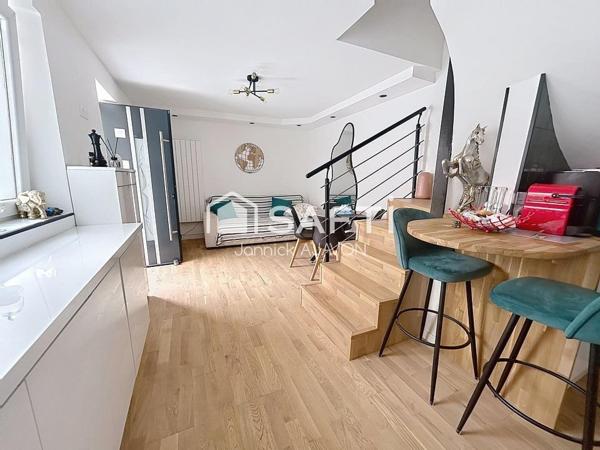 Duplex au calme sur cour au coeur d'une rue piétonne prisée du Bas de Montreuil