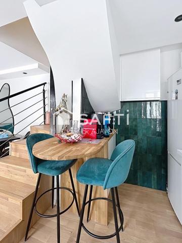 Duplex au calme sur cour au coeur d'une rue piétonne prisée du Bas de Montreuil