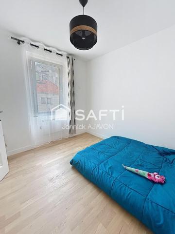 Duplex au calme sur cour au coeur d'une rue piétonne prisée du Bas de Montreuil