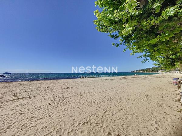 GOLFE JUAN - 27 M2 -2P- CENTRE VILLE - A REFAIRE- SUD -1 MIN DE LA MER