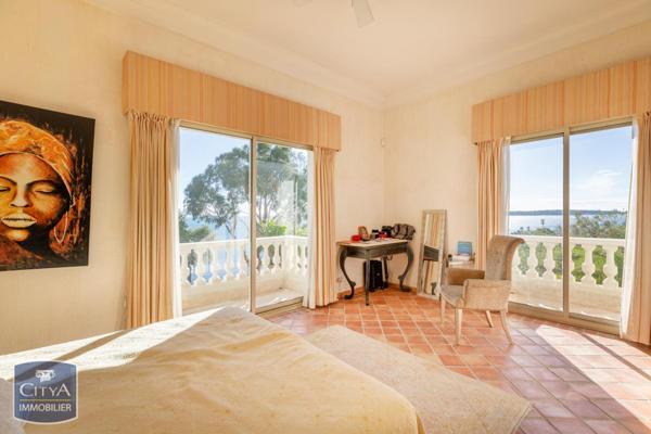 Vente appartement Vallauris (06220) 8 pièces 330m²