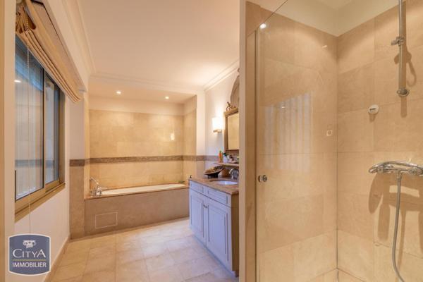 Vente appartement Vallauris (06220) 8 pièces 330m²