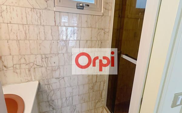 Appartement à louer    5 pièces • 152,96 m2 Paris 16