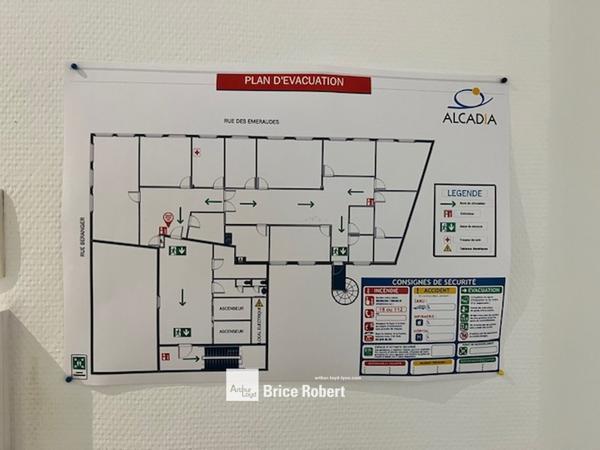 Bureaux à louer avec parkings privatifs à Lyon 6ème proche Part-Dieu