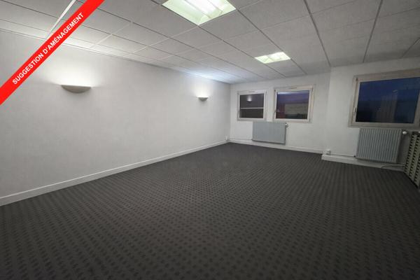 SAINT CYR SUR LOIRE BUREAUX A LOUER 700 M² PARKINGS SHOW ROOM POSSIBLE