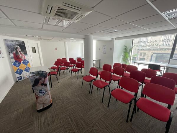 A LOUER POITIERS PROCHE DES CORDELIERS BUREAUX 417m²