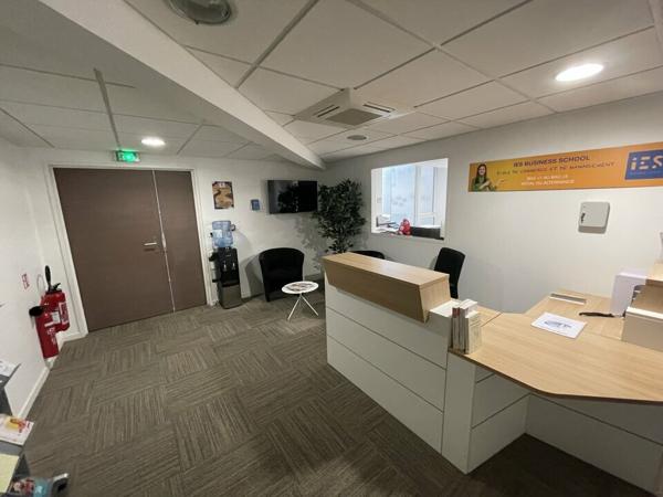 A LOUER POITIERS PROCHE DES CORDELIERS BUREAUX 417m²