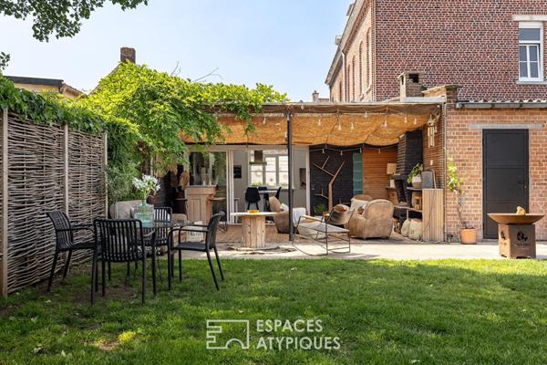 Maison de famille aux volumes pluriels avec jardin