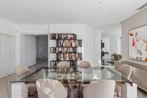 BOULIAC – VILLA CONTEMPORAINE AVEC PISCINE