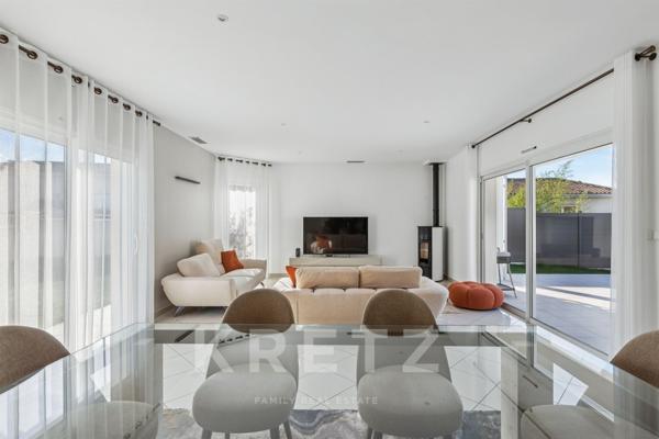 BOULIAC – VILLA CONTEMPORAINE AVEC PISCINE