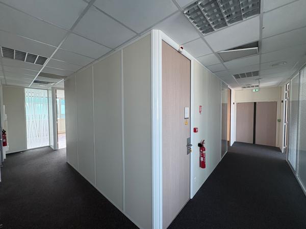 171,17 m2 de bureaux à louer entre les deux gares d'Orléans et de Fleury les Aubrais. Bon standing !