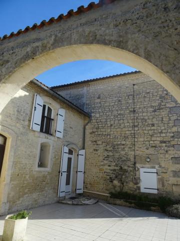 Maison à vendre 8 pièces HIERSAC (16)