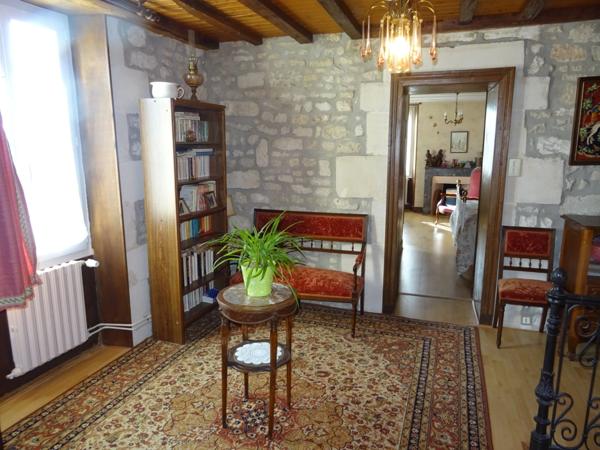 Maison à vendre 8 pièces HIERSAC (16)