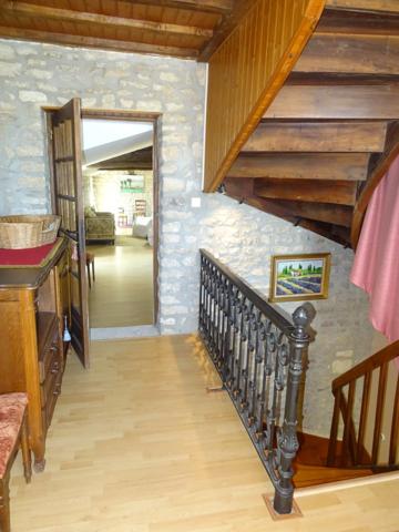Maison à vendre 8 pièces HIERSAC (16)