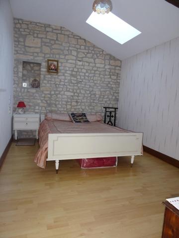 Maison à vendre 8 pièces HIERSAC (16)