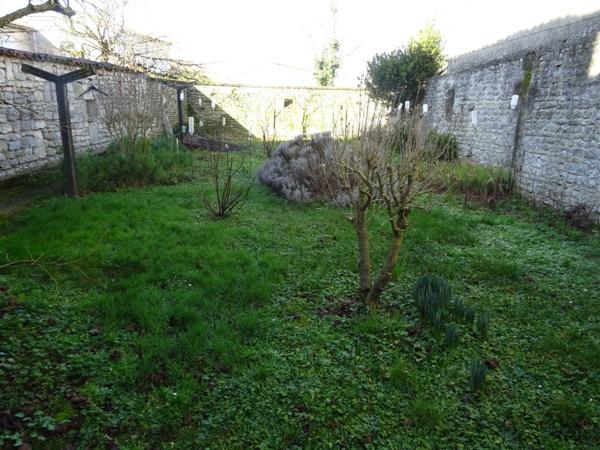 Maison à vendre 8 pièces HIERSAC (16)