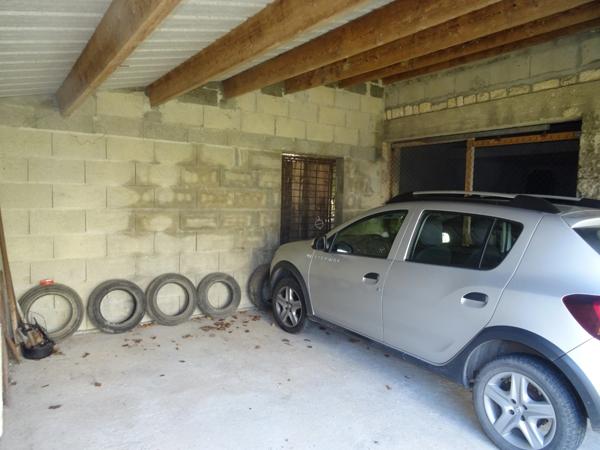 Maison à vendre 8 pièces HIERSAC (16)