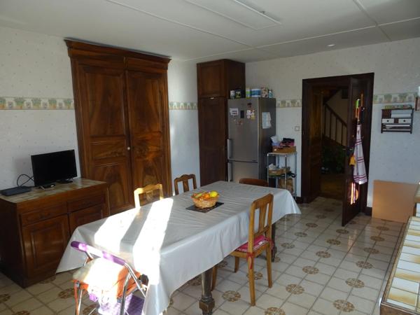 Maison à vendre 8 pièces HIERSAC (16)