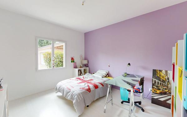 Maison à vendre    6 pièces • 228,45 m2 Saint-Didier-de-Formans