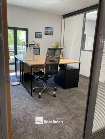 Location bureaux Vénissieux espaces indépendants dans parc arboré