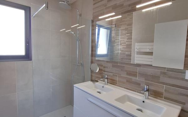 Maison à vendre    4 pièces •  Médis