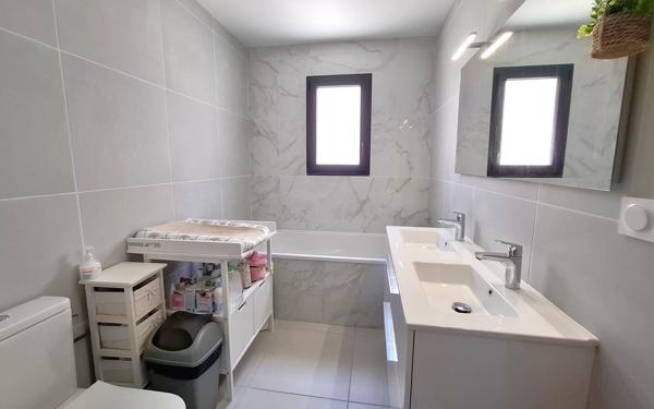 Maison à vendre    4 pièces •  Médis