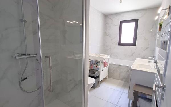 Maison à vendre    4 pièces •  Médis