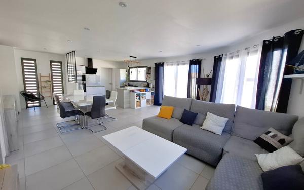 Maison à vendre    4 pièces •  Médis