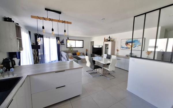 Maison à vendre    4 pièces •  Médis