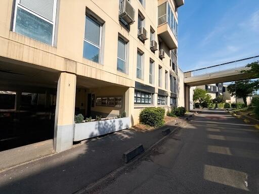 Murs Commerciaux Occupés 56 m² – Cergy Préfecture (Le Ponceau) – Idéal Investisseur / Rendement Sécurisé