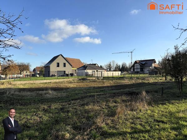 Superbe terrain constructible de 10,75 ares, libre de constructeur et hors lotissement !