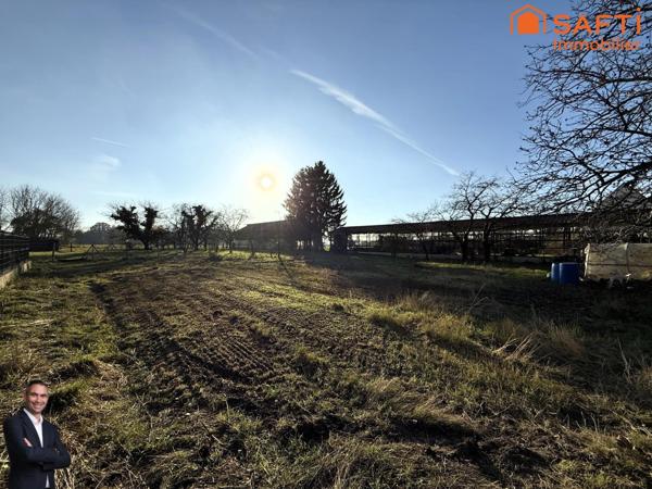 Superbe terrain constructible de 10,75 ares, libre de constructeur et hors lotissement !