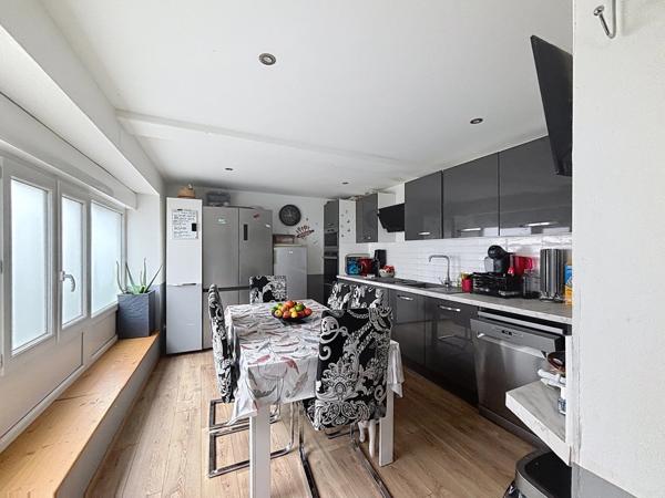 Ensemble immobilier – Maison louée + local de 191 m² – Petit-Couronne