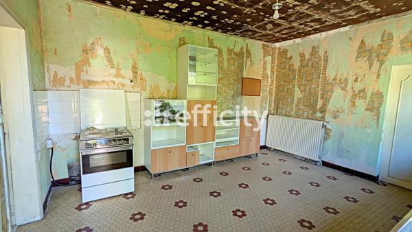 Maison
         6 pièces
        - 144 m² Exclusivité 160 000 € *