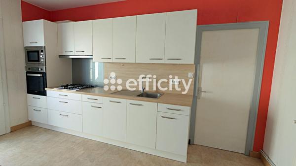 Maison
         6 pièces
        - 144 m² Exclusivité 160 000 € *