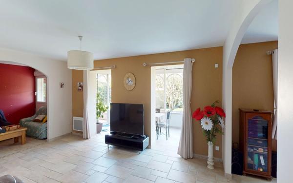 Maison à vendre    5 pièces • 183,19 m2 Saint-Désert