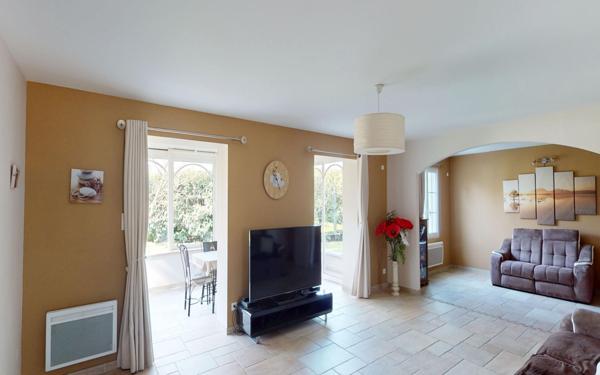 Maison à vendre    5 pièces • 183,19 m2 Saint-Désert