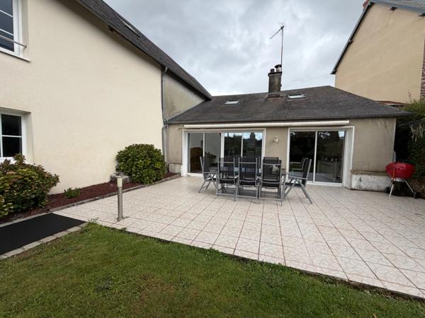 🏡 EXCLUSIVITÉ – MAISON RÉNOVÉE AVEC DÉPENDANCES, GARAGE ET JARDIN CLOS – LOZON (50)