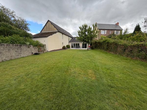 🏡 EXCLUSIVITÉ – MAISON RÉNOVÉE AVEC DÉPENDANCES, GARAGE ET JARDIN CLOS – LOZON (50)