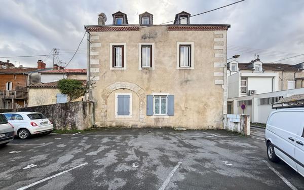 Immeuble à vendre    9 pièces •  Périgueux